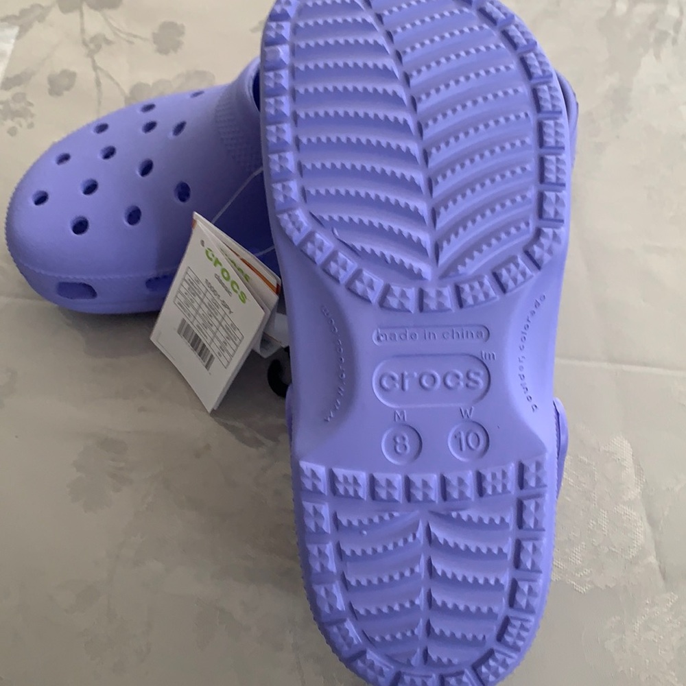 NWT Crocs classic size 10 women, 8 men, digital violet